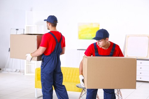 Moving van service in Tottenham Green for local home relocations