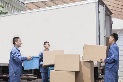 Checklist and packing materials for removals near Tottenham Green